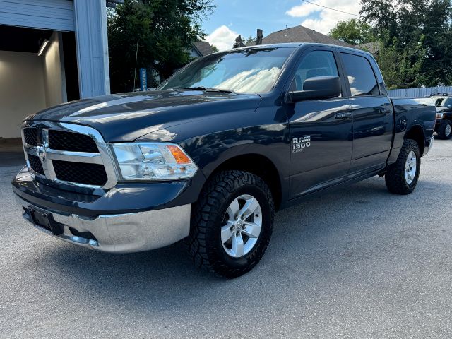 2021 Ram 1500 Classic SLT Crew Cab 4x4 5'7 Box