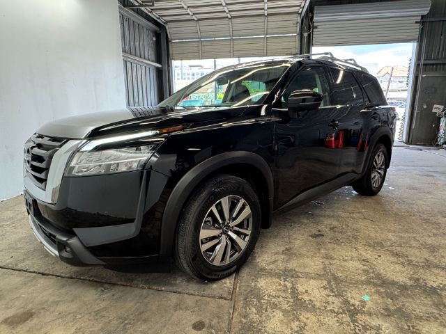 2023 Nissan Pathfinder SL FWD
